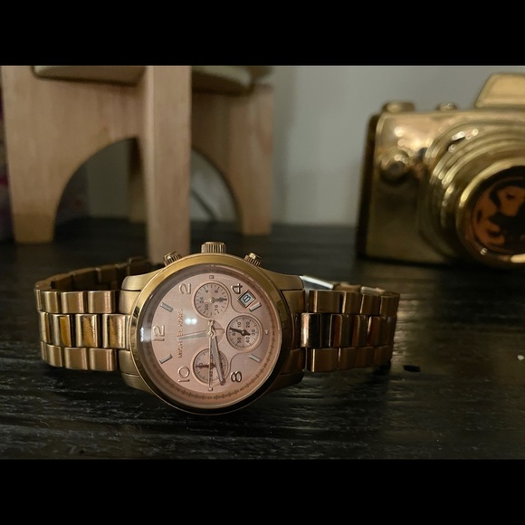 Michael Kors Rose Gold Watch! main image 5